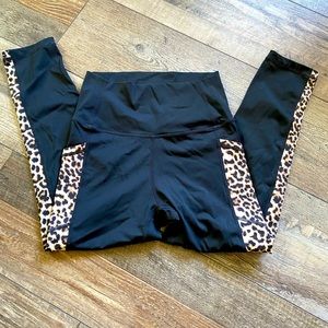 Zyia Leopard Capri